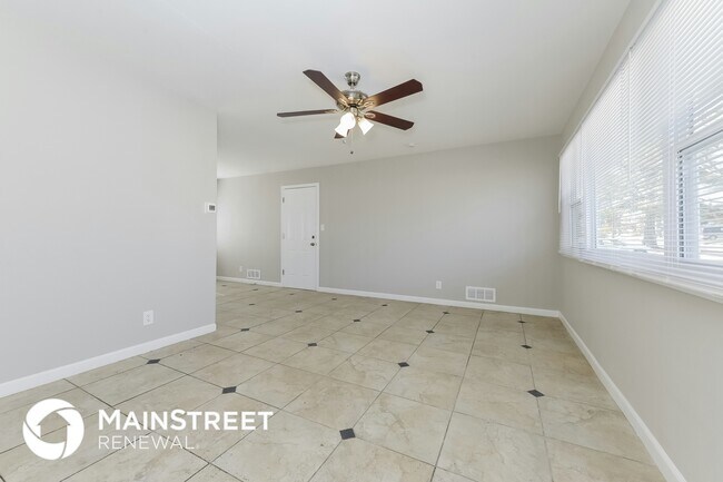 Building Photo - 7415 E 110th St