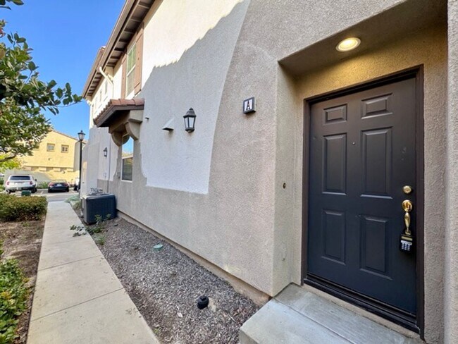 Foto del edificio - Beautiful and Spacious 3 Bedroom 2.5 Bath ...