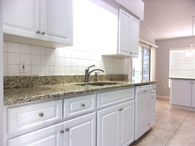 Foto del edificio - 90 Oak Village Blvd