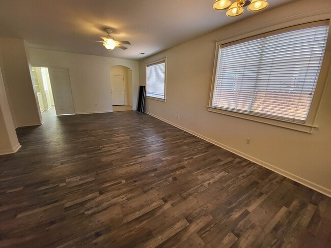 Building Photo - 396 Royal Troon Dr