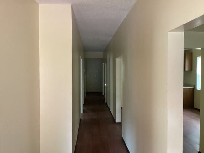 Building Photo - 1107 Walnut St