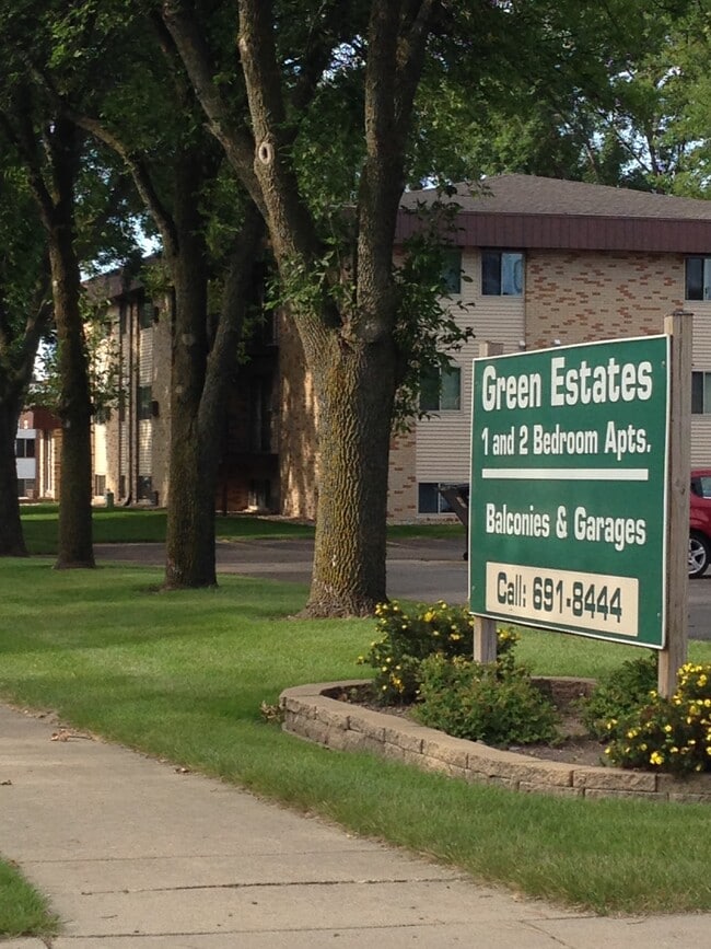 Green Estates - 820 Roberts Ave