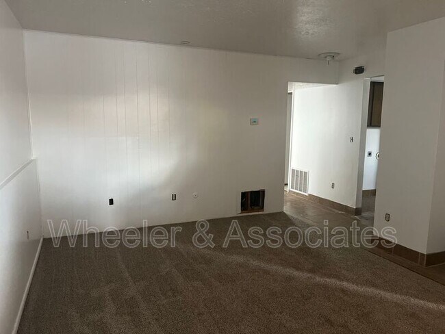 Foto del edificio - 5840 Main Point Blvd