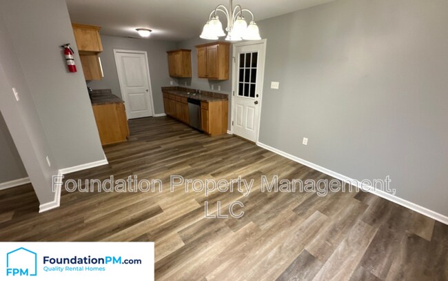 Building Photo - 238 Brook Hollow Dr