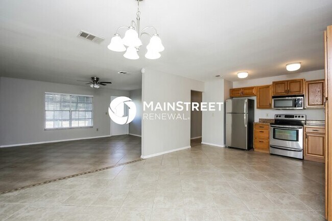 Foto del edificio - 3 Bedroom Pet-Friendly Home in North Port, FL with Main Street Renewal