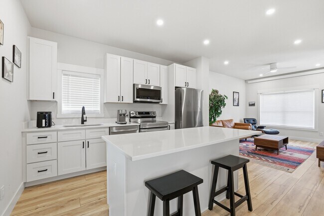 Foto del edificio - 224 Westwoods Dr