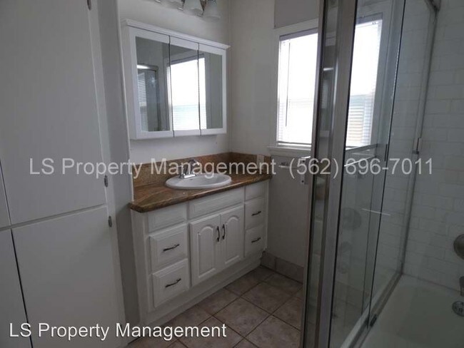 Foto del edificio - 3 br, 1 bath House - 7666 Holder St.