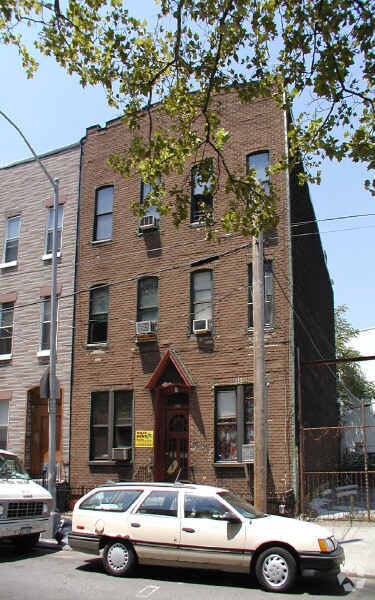 Primary Photo - 1299 Greene Ave