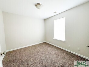 Building Photo - 221 Chapel Lake S