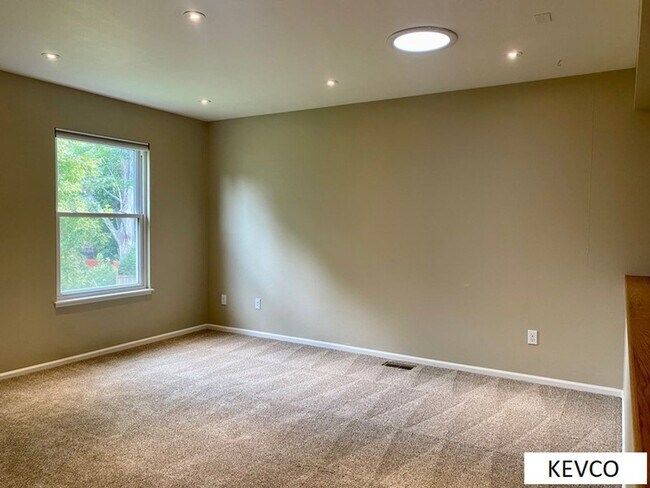 Building Photo - Awesome Patio Home!