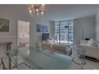 Building Photo - 475 Brickell Ave