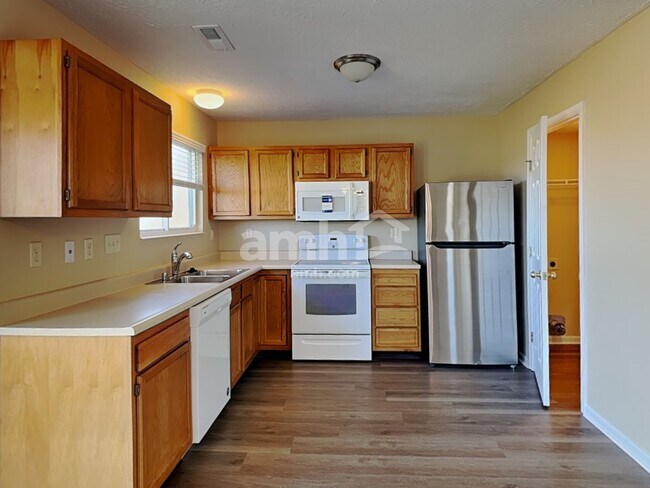 Foto del edificio - 3132 Summit Run Dr