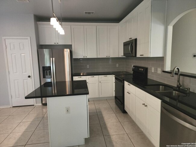 Foto del edificio - 14911 Elkton Dr