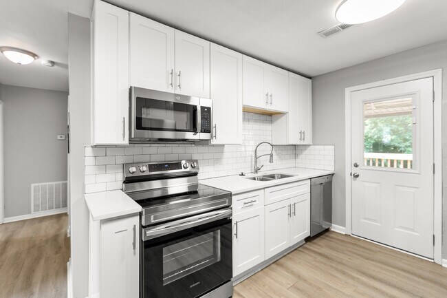 Foto del edificio - 3400 Clifton Ave