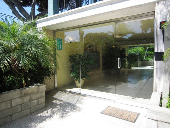 Main entrance - 2901 4th St