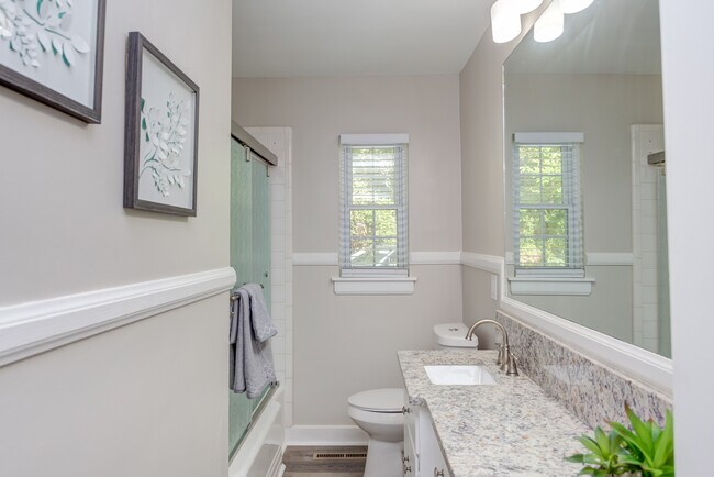 Bathroom - 103 W Woodridge Dr