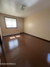 Building Photo - 46 Delafield St