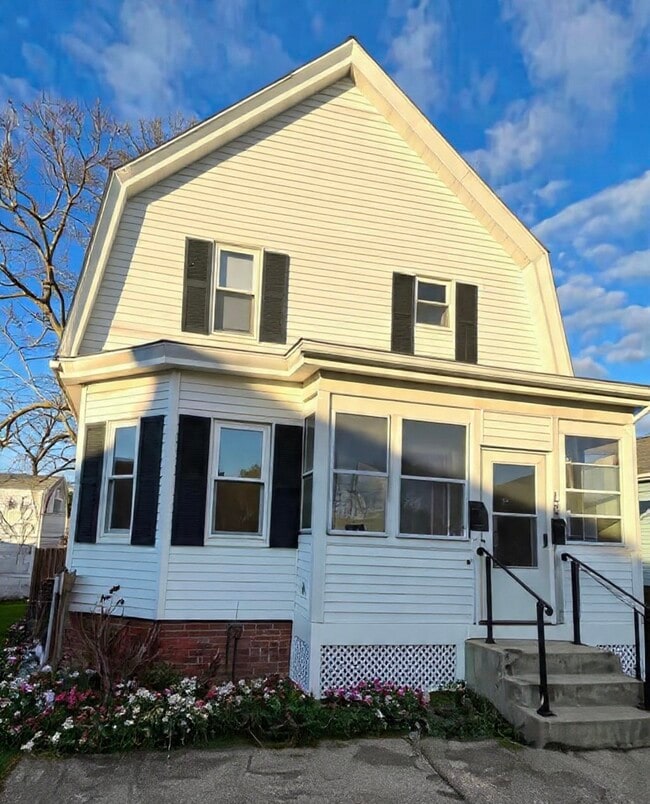 Building Photo - 137 Worcester Ave