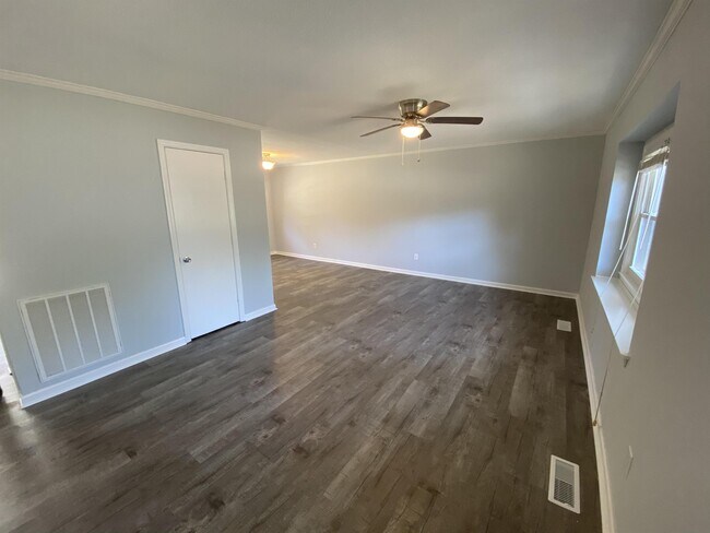 Foto del edificio - 211 Deerfield Rd