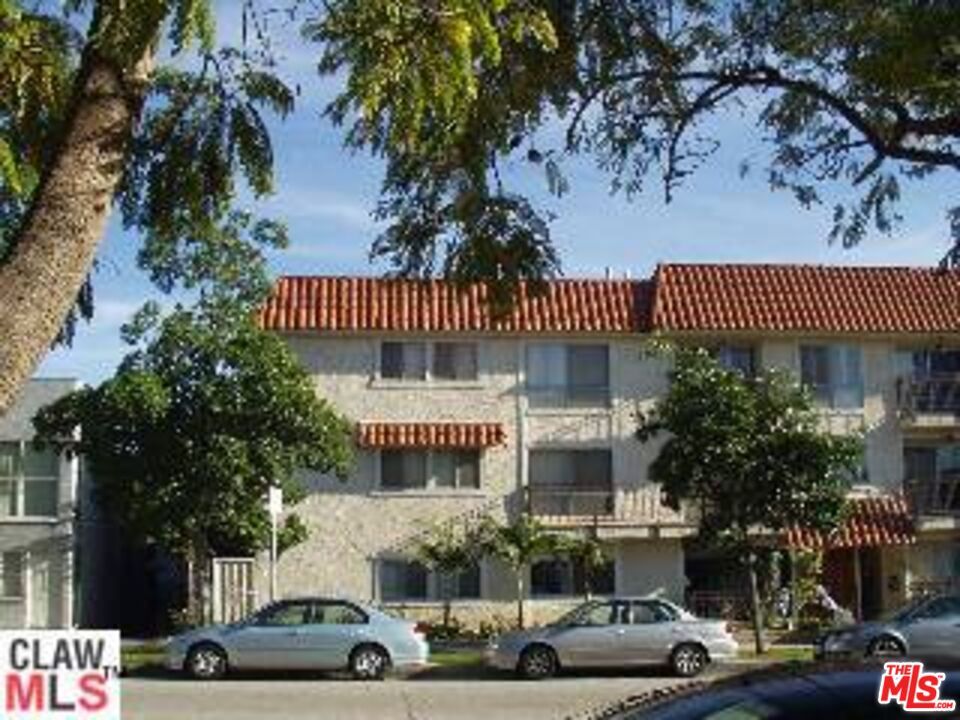 Foto principal - 11656 Montana Ave