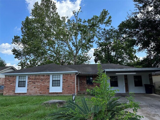 Building Photo - 1210 Mooney Rd
