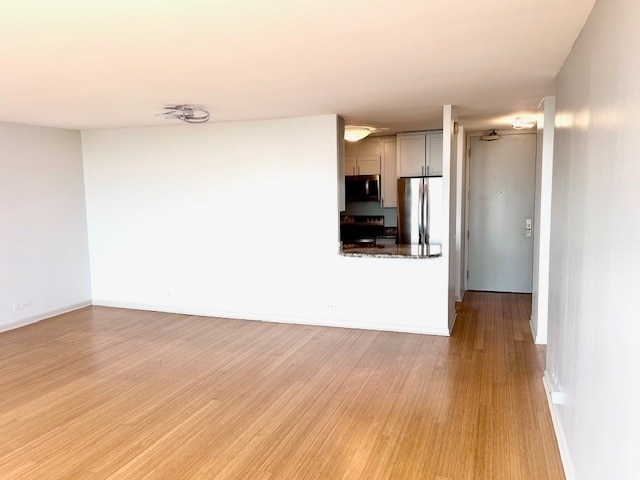 Building Photo - 4343 N Clarendon Ave