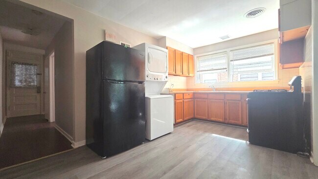 Foto del edificio - 8255 Kilpatrick Ave
