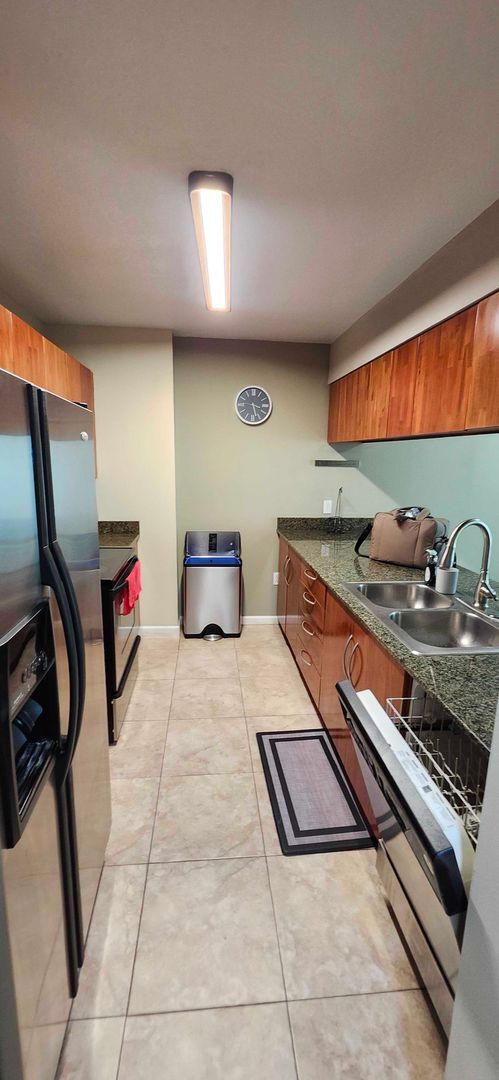 Building Photo - 1 Bed / 1 Bath with Bay Views – Partially ...