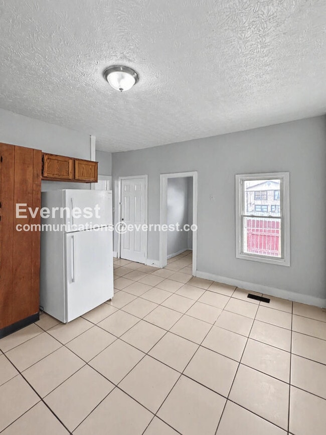 Building Photo - 1393 Cable Ave