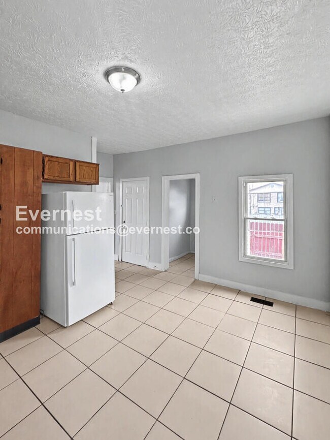 Foto del edificio - 1393 Cable Ave