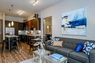 Building Photo - 2033 S Gessner Rd