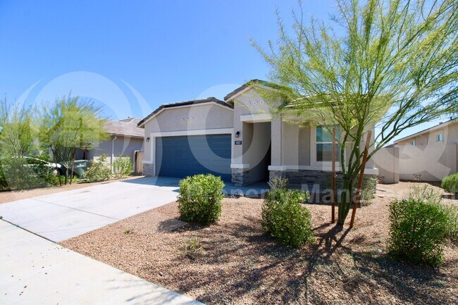 Building Photo - 1027 W Avalon Canyon Dr