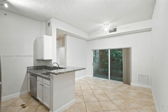 Foto del edificio - 6001 SW 70th St