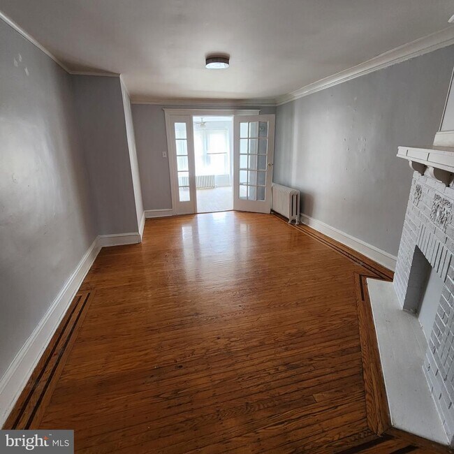 Foto del edificio - 5645 Diamond St