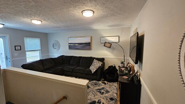 Building Photo - 3960 Forest Edge Dr