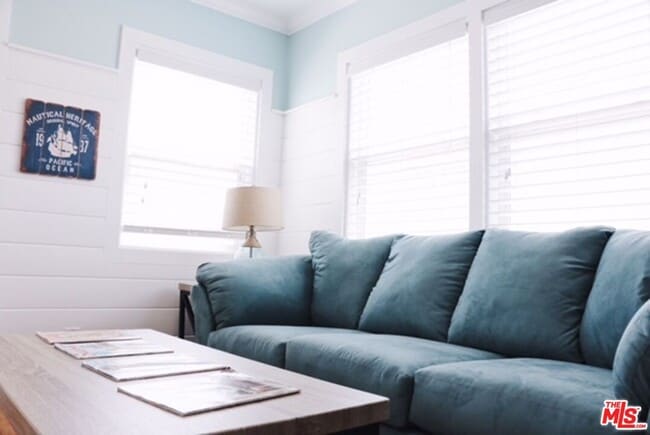 Foto del edificio - 12842 Walsh Ave