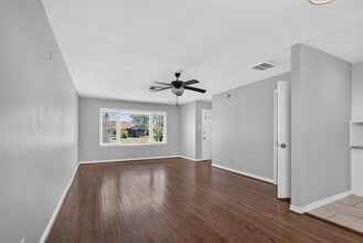 Building Photo - 1409 Wycliffe Dr