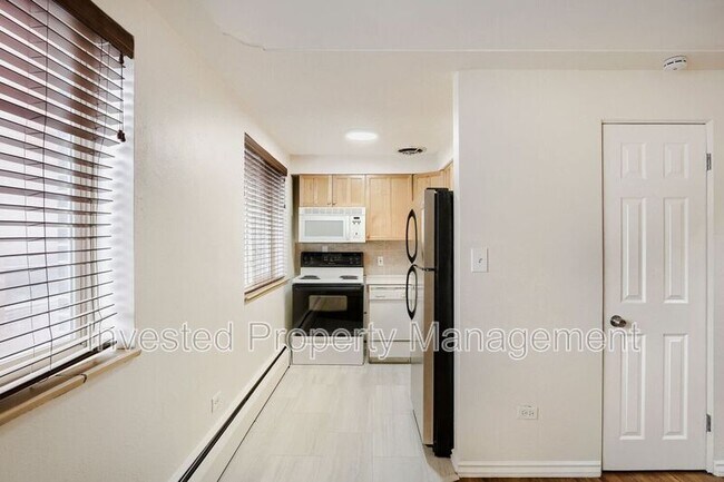 Foto del edificio - 656 Logan St