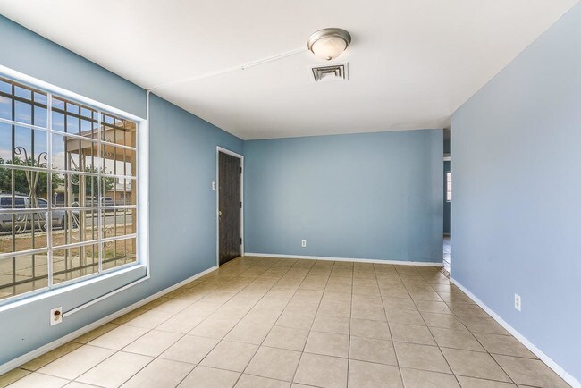 Building Photo - 8311 Mt Everest Dr