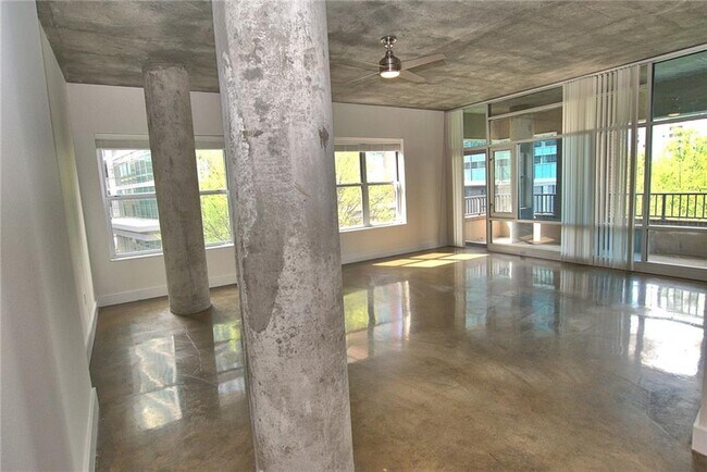 Foto del edificio - 845 Spring St NW