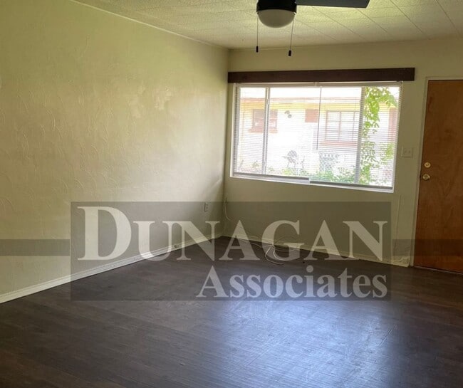 Building Photo - 912 Franklin St