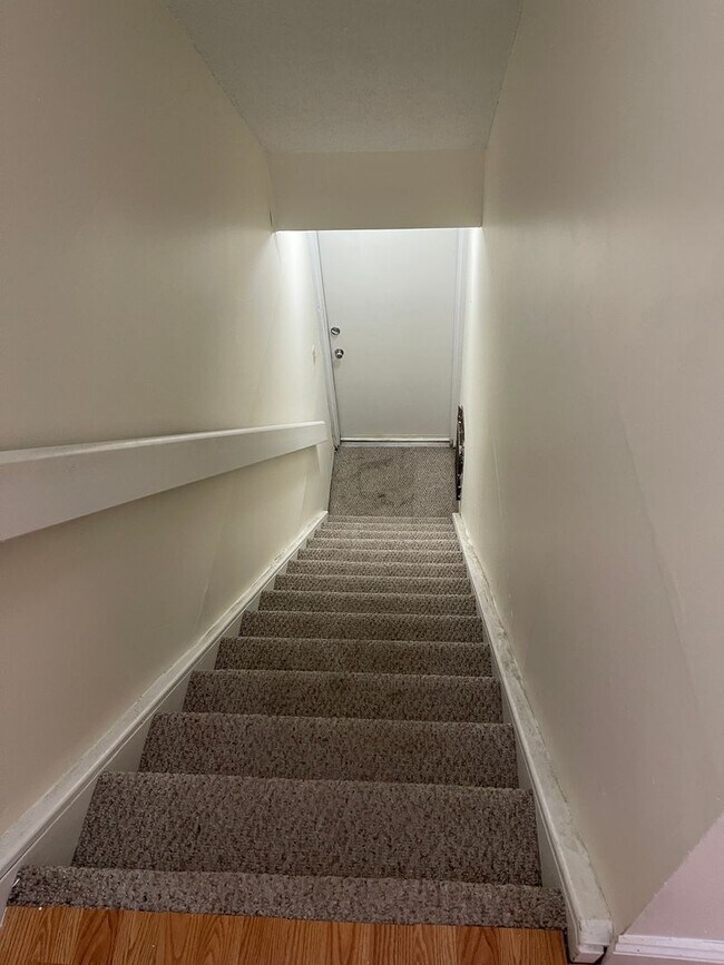Foto del edificio - 148 N Beacon St