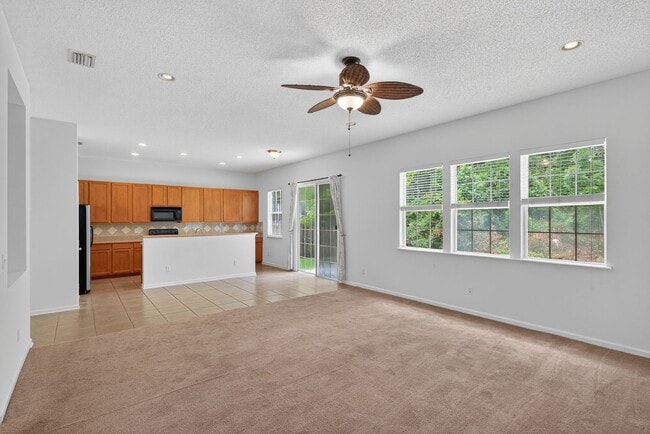 Building Photo - 872 Collinswood Dr W