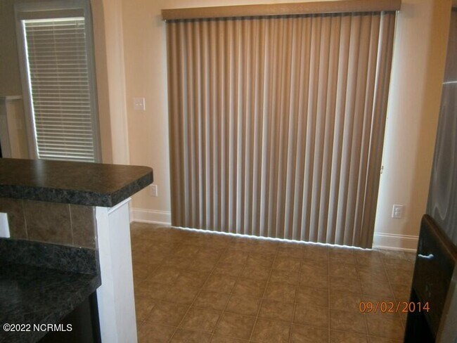 Building Photo - 509 Louvre Ln