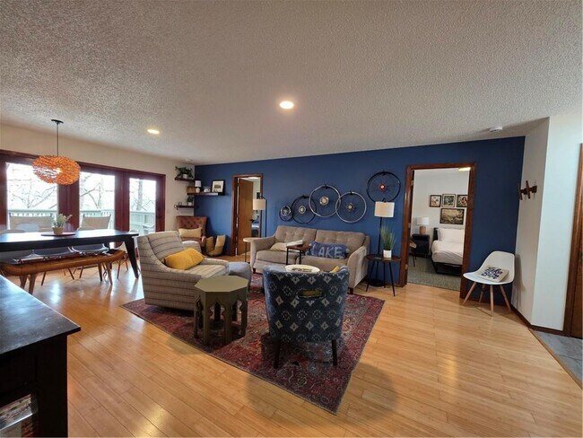 Building Photo - 11 Folkingham Ln