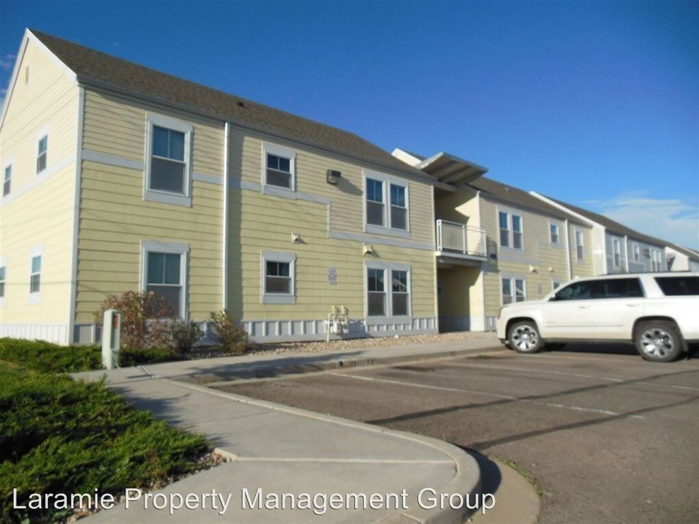415 Mitchell St Unit 2, Laramie, WY 82072 Room for Rent in Laramie