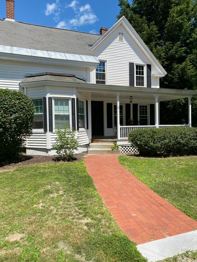 11 Portsmouth St Unit Duplex, Concord, NH 03301 Apartments in Concord