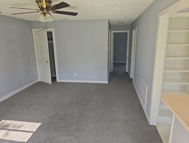 Photo - 2114 N Kenyon St House