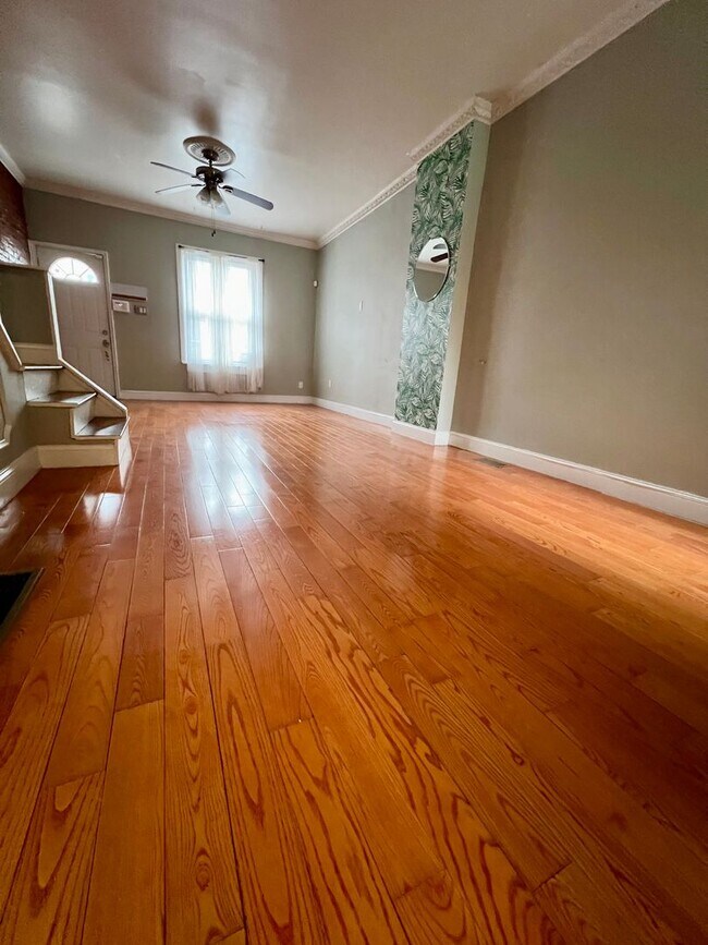 Foto del edificio - Gorgeous 3-Bedroom Townhome in West Passyu...