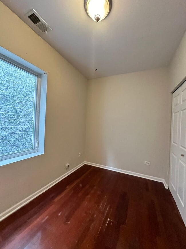 Foto del edificio - 7654 S Colfax Ave